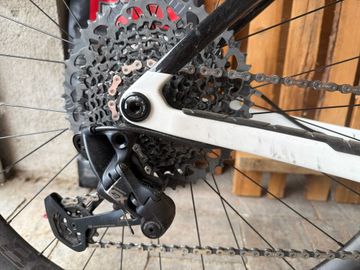 Used Trek Procaliber 9.7 2023 2023 Mountainbike, White, 29, 27.5 — image 3 of 9