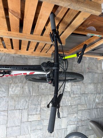 Used Trek Procaliber 9.7 2023 2023 Mountainbike, White, 29, 27.5 — image 4 of 9