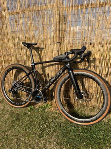 Specialized Roubaix SL8 Expert - SRAM Rival eTAP AXS 2024 2024 Road & Gravel usato