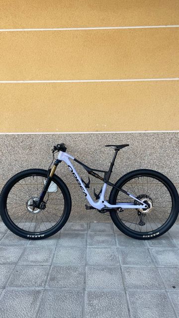 Gebrauchtes Orbea OIZ M-PRO 2025 2025 Mountainbike, Weiß — Bild 1 von 14