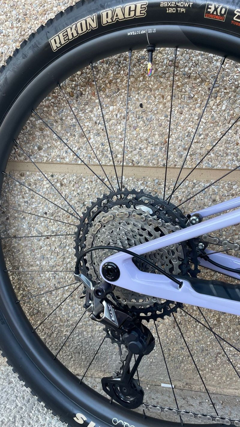 Gebrauchtes Orbea OIZ M-PRO 2025 2025 Mountainbike, Weiß — Bild 11 von 14