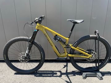 Tweedehands Specialized Stumpjumper EVO Comp 2023 2023 Mountainbike — afbeelding 2 van 3