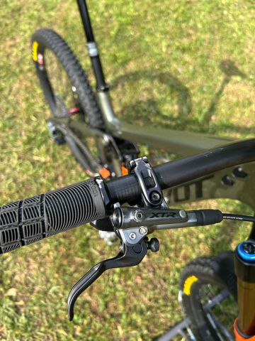 Tweedehands Pivot FIREBIRD Pro X01 2024 2024 Mountainbike — afbeelding 14 van 26
