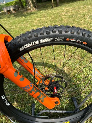 Tweedehands Pivot FIREBIRD Pro X01 2024 2024 Mountainbike — afbeelding 25 van 26