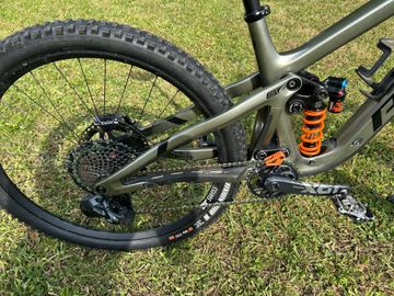 Tweedehands Pivot FIREBIRD Pro X01 2024 2024 Mountainbike — afbeelding 8 van 26