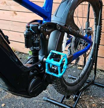 Giant Trance X E+ 1 2023 2023 Mountainbike usato, Blu — immagine 4 di 5