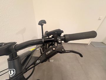 Used Mondraker CHASER R 2023 2023 Mountainbike, Light Gray, 29 — image 6 of 16