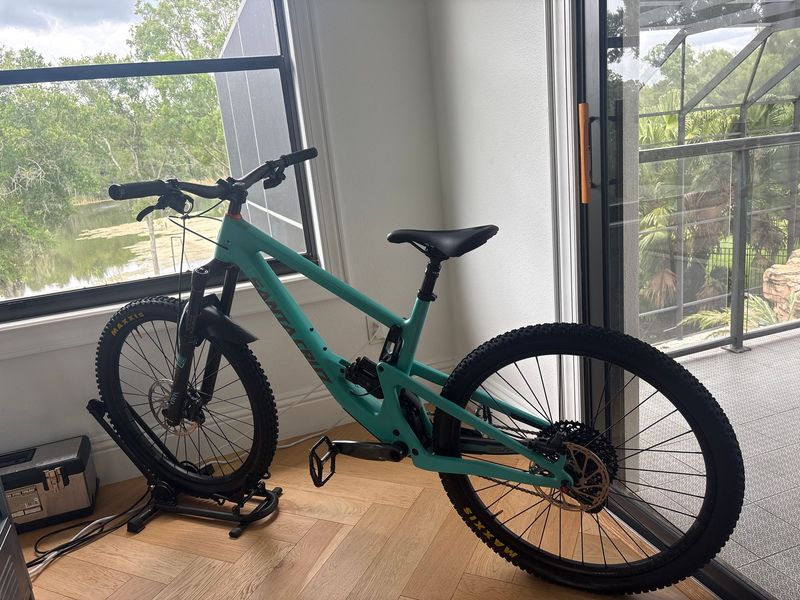 Used Santa Cruz BRONSON R / Carbon C 2024 2024 MTB