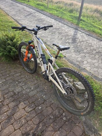 Focus SAM² 6.9 2022 2022 Mountainbike de segunda mano, Gris claro — imagen 3 de 5