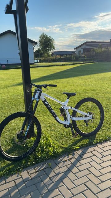 Used Trek Session 9 X01 2023 2023 Mountainbike, White, 29 — image 2 of 3