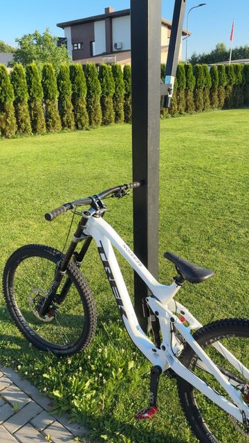 Used Trek Session 9 X01 2023 2023 Mountainbike, White, 29 — image 3 of 3