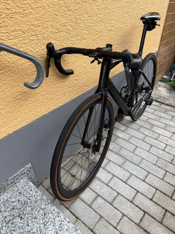 Used BMC Roadmachine 01 FIVE 2022 2022 Road & Gravel, Black — image 7 of 7