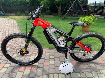 Used Ducati Custom Shimano Deore XT 2024 Mountainbike, Red — image 2 of 10