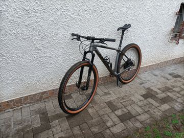 Used Trek Procaliber SRAM GX 2018 Mountainbike, Light Gray, 29 — image 2 of 17
