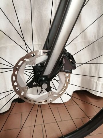 Używany Scott Addict 10 disc 2020 2020 Road & Gravel — zdjęcie 7 z 8