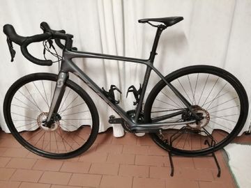 Używany Scott Addict 10 disc 2020 2020 Road & Gravel — zdjęcie 2 z 8