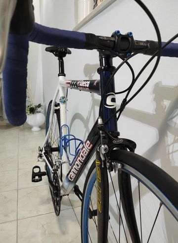 Used Cannondale Shimano Ultegra 2000 Road & Gravel, White — image 2 of 5