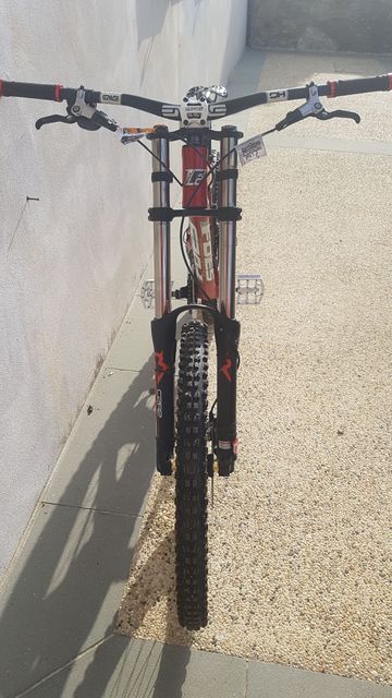 Tweedehands Foes HYDRO DH 2012 Mountainbike — afbeelding 3 van 6