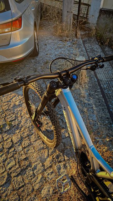 Specialized Demo Expert 2022 2022 Mountainbike d'occasion — image 3 sur 10