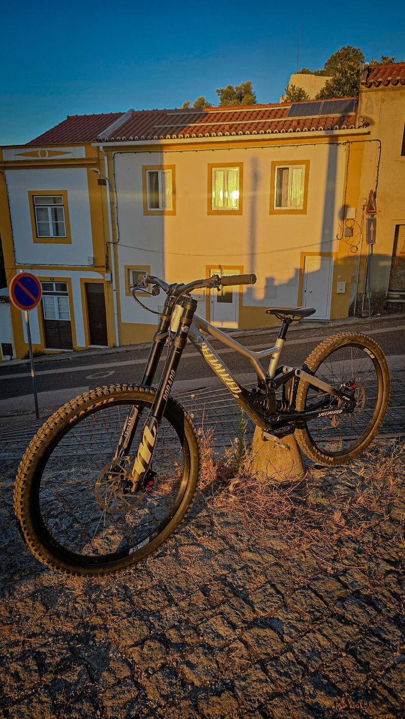 Used Specialized Demo Expert 2022 2022 MTB