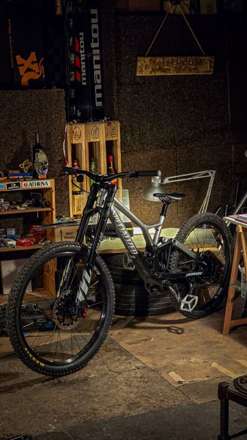 Specialized Demo Expert 2022 2022 Mountainbike d'occasion — image 7 sur 10