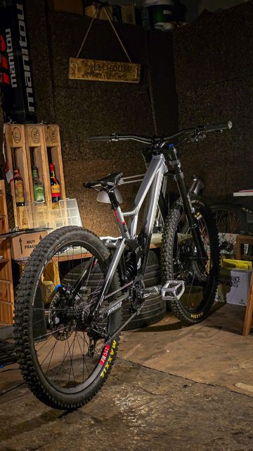 Specialized Demo Expert 2022 2022 Mountainbike d'occasion — image 10 sur 10