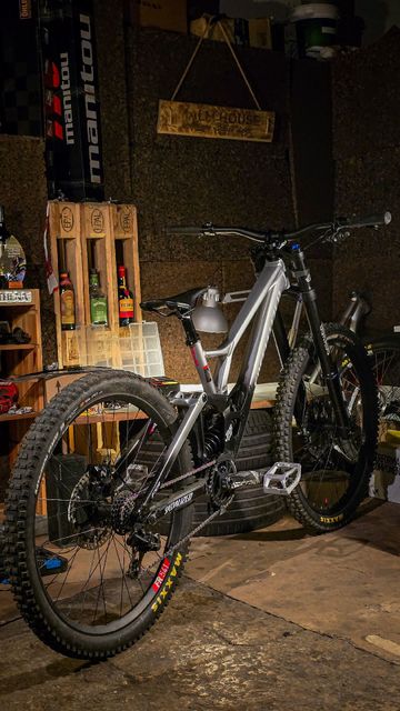 Specialized Demo Expert 2022 2022 Mountainbike d'occasion — image 9 sur 10