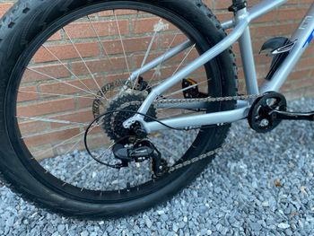 Trek Roscoe 24 2023 2023 Youth usato, Grigio chiaro — immagine 3 di 9
