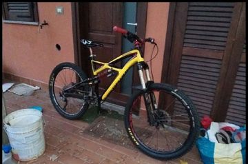 Použité Specialized Enduro EVO 650b 2015 2015 Mountainbike — obrázek 2 z 7