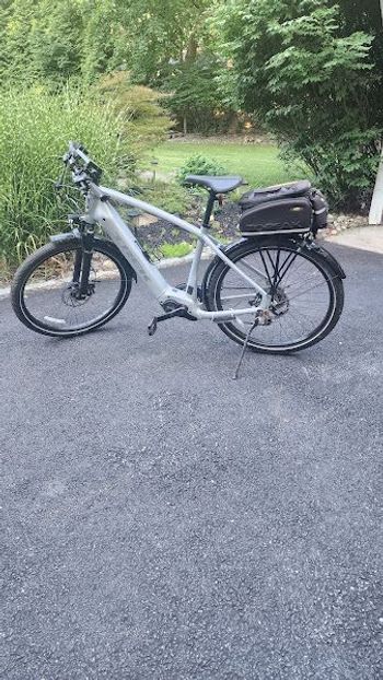 Used Trek Allant Shimano Alivio 2022 Urban, Light Gray — image 4 of 5