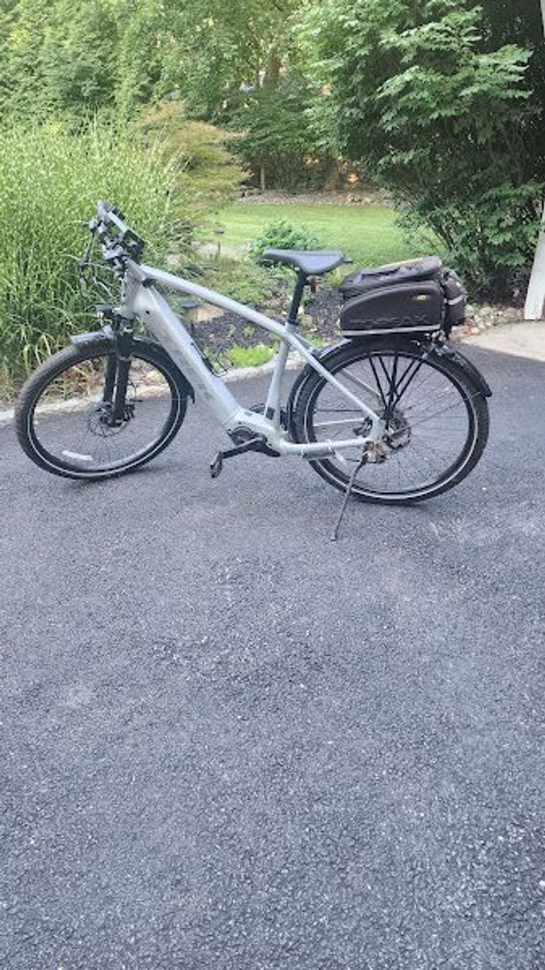 Used Trek Allant Shimano Alivio 2022 Urban, Light Gray — image 4 of 5