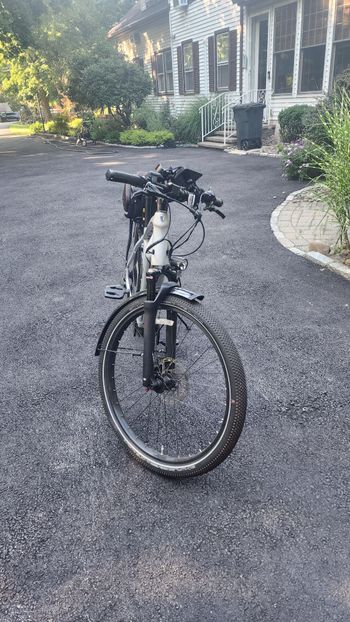 Used Trek Allant Shimano Alivio 2022 Urban, Light Gray — image 2 of 5