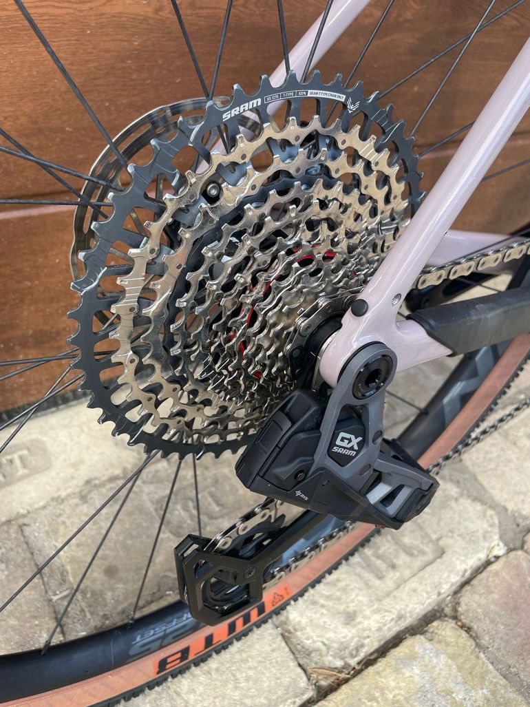 Käytetty Santa Cruz Stigmata SRAM Rival eTap AXS 2025 Road & Gravel — kuva 7 / 10