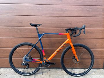 Käytetty Canyon Inflite CF SL 8 2024 2024 Road & Gravel