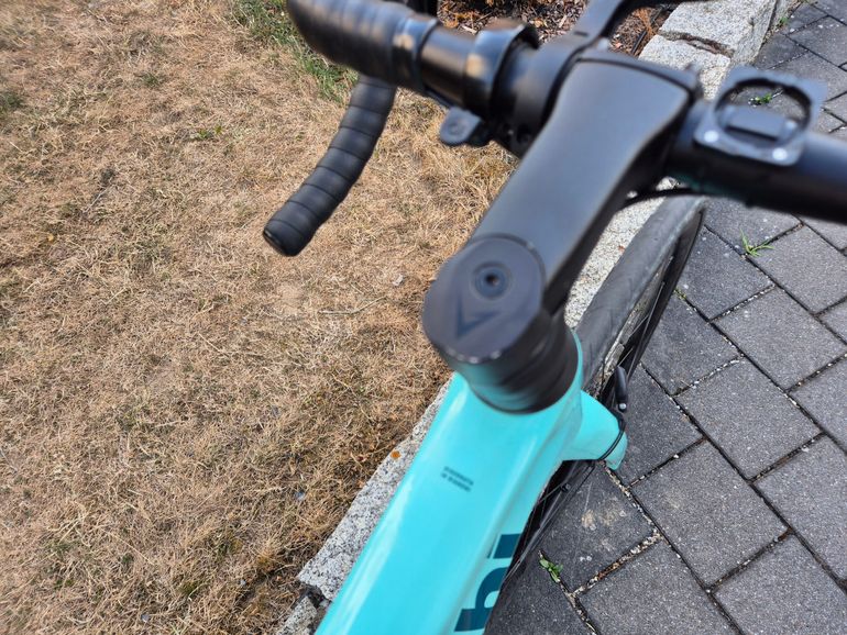 Brugt Bianchi Infinito Shimano 105 2025 Road & Gravel — billede 3 af 8