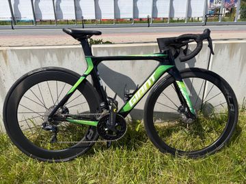 Tweedehands Giant Propel Advanced Pro Disc 2018 2018 Road & Gravel — afbeelding 3 van 7