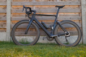 Brugt Canyon Aeroad CF SLX 8.0 2016 2016 Road & Gravel — billede 2 af 10
