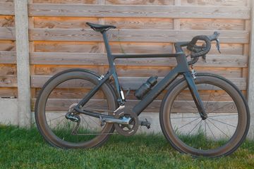 Brugt Canyon Aeroad CF SLX 8.0 2016 2016 Road & Gravel — billede 1 af 10