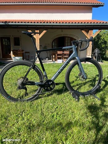 Brugt Canyon Ultimate CF SL 7 Di2 Aero 2024 2024 Road & Gravel