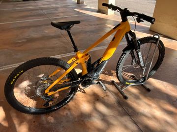 Tweedehands Orbea WILD H10 2024 2024 Mountainbike — afbeelding 1 van 8