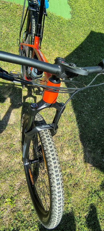Used Trek Procaliber 6 2024 2024 Mountainbike, Red, 29 — image 3 of 6