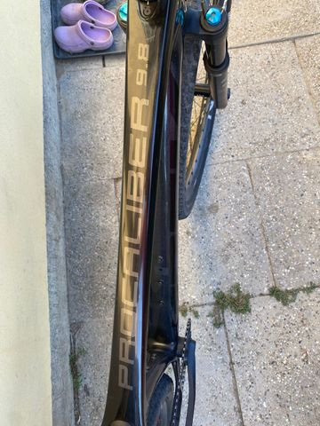 Used Trek Procaliber 9.8 2023 2023 Mountainbike, Black — image 4 of 10