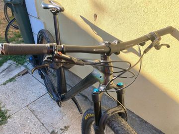 Used Trek Procaliber 9.8 2023 2023 Mountainbike, Black — image 3 of 10