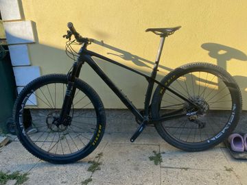Used Trek Procaliber 9.8 2023 2023 Mountainbike, Black — image 2 of 10