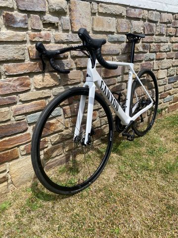 Used Canyon Ultimate CF 7 2026 2026 Road & Gravel, White — image 3 of 5