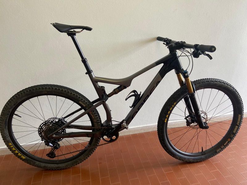 Orbea OIZ M10 TR 2022 2022 MTB usato