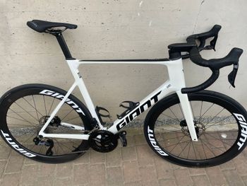 Używany Giant Propel Advanced 1 2025 2025 Road & Gravel
