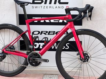 BMC Roadmachine 01 ONE P2P 2022 2022 Road & Gravel d'occasion — image 2 sur 24