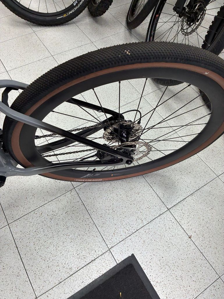 Used Sensa Giulia Shimano GRX 2026 Road & Gravel, Light Gray — image 9 of 14