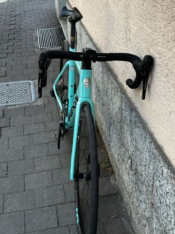 Used Bianchi Sprint 105 2025 2025 Road & Gravel, Green — image 3 of 5